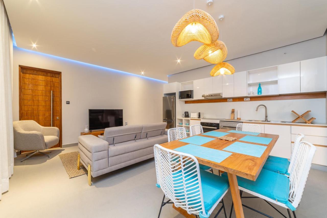 Penthouse 13 - One Bay Residence With Private Rooftop Terrace And Dip In Pool Pereybere Beach Eksteriør bilde